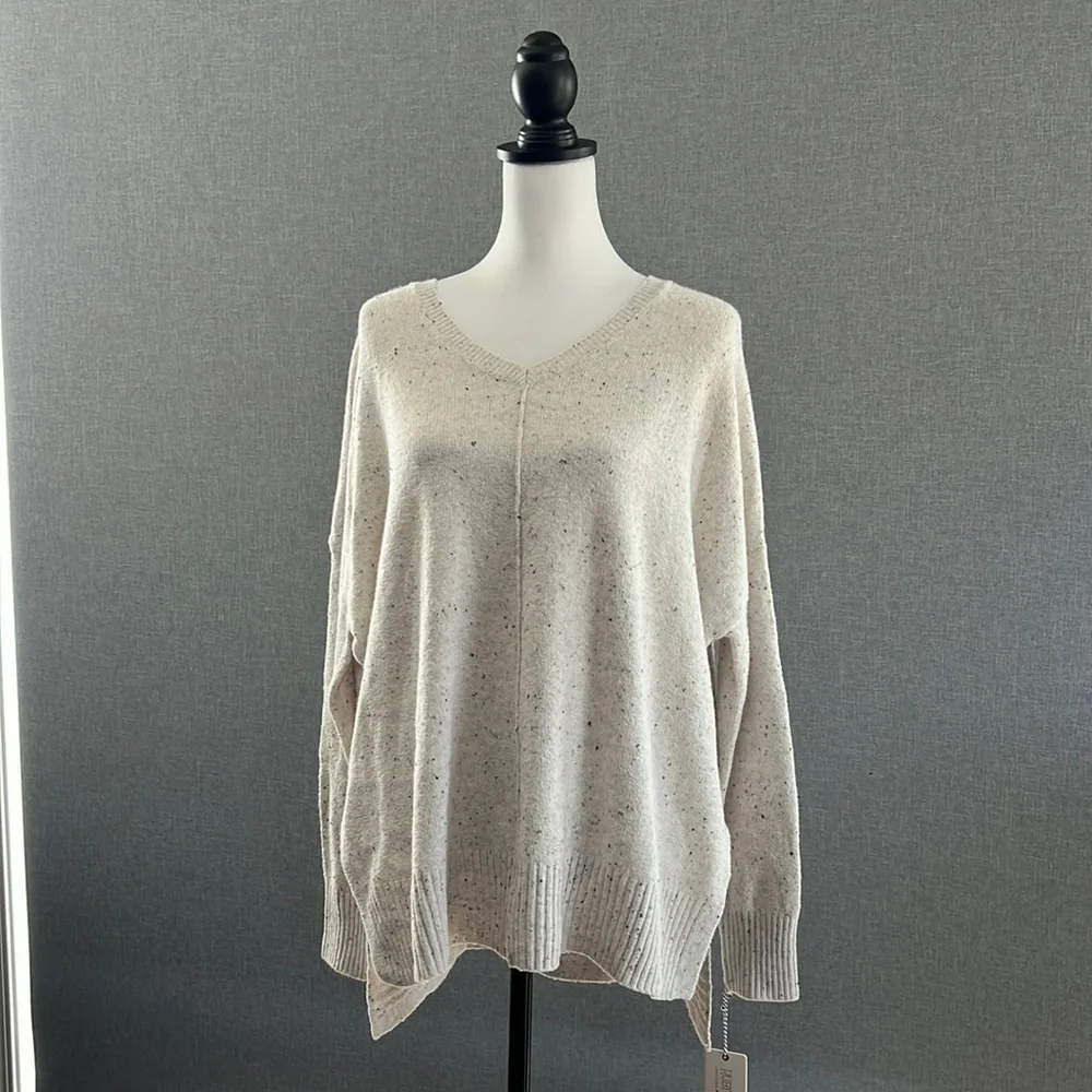Oatmeal Colored V-Neck Sweater - New With Tags - Medium - Picture 1 of 6
